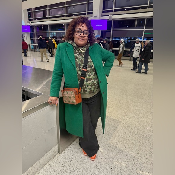 Meet your Posher, Cepia-Grace - Picture 8 of 13